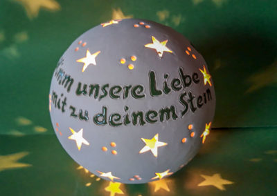 Gedenklampe aus Ton