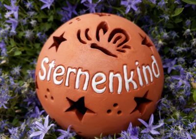 Leuchte mit Gravur für ein Sternenkind